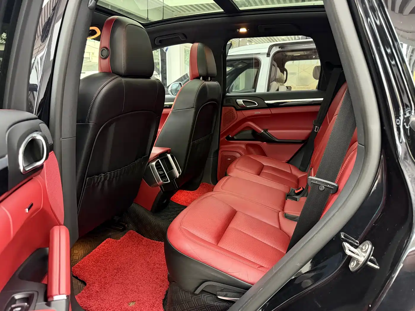 Porsche Cayenne 2016 Cayenne Platinum Edition 3.0T фото 14