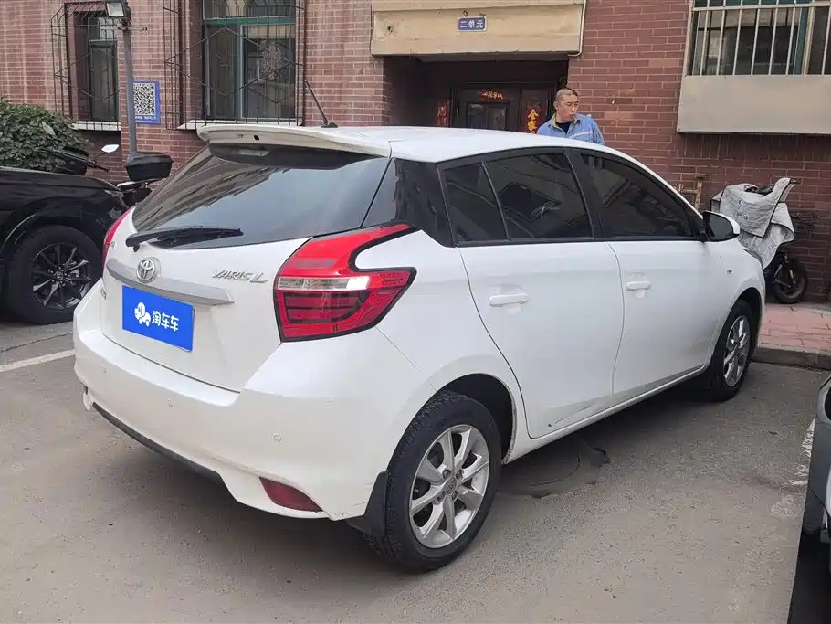 Toyota YARiS L Zhi Xuan 2015 1.5E Auto Charming Edition фото 3