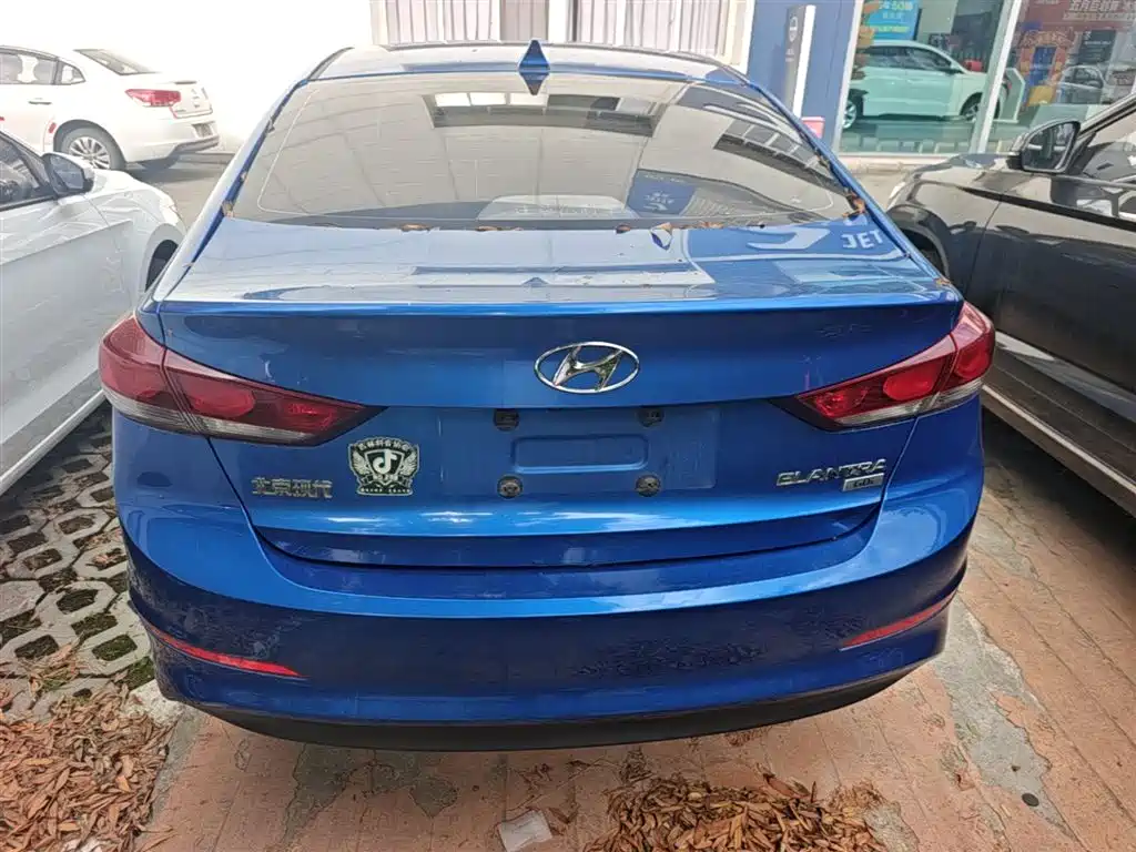 Hyundai Elantra 2016 Model 1.6L Automatic Smart Elite фото 6