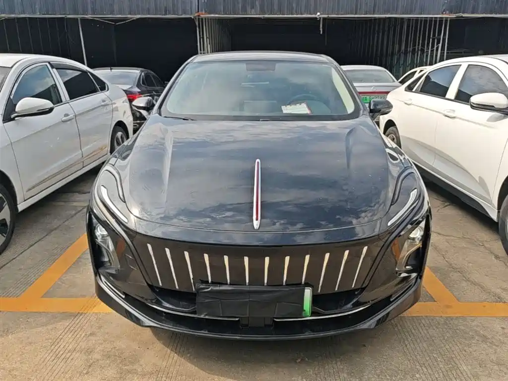 Hongqi E-QM5 2022 431km Charging Enjoyment Edition фото 3