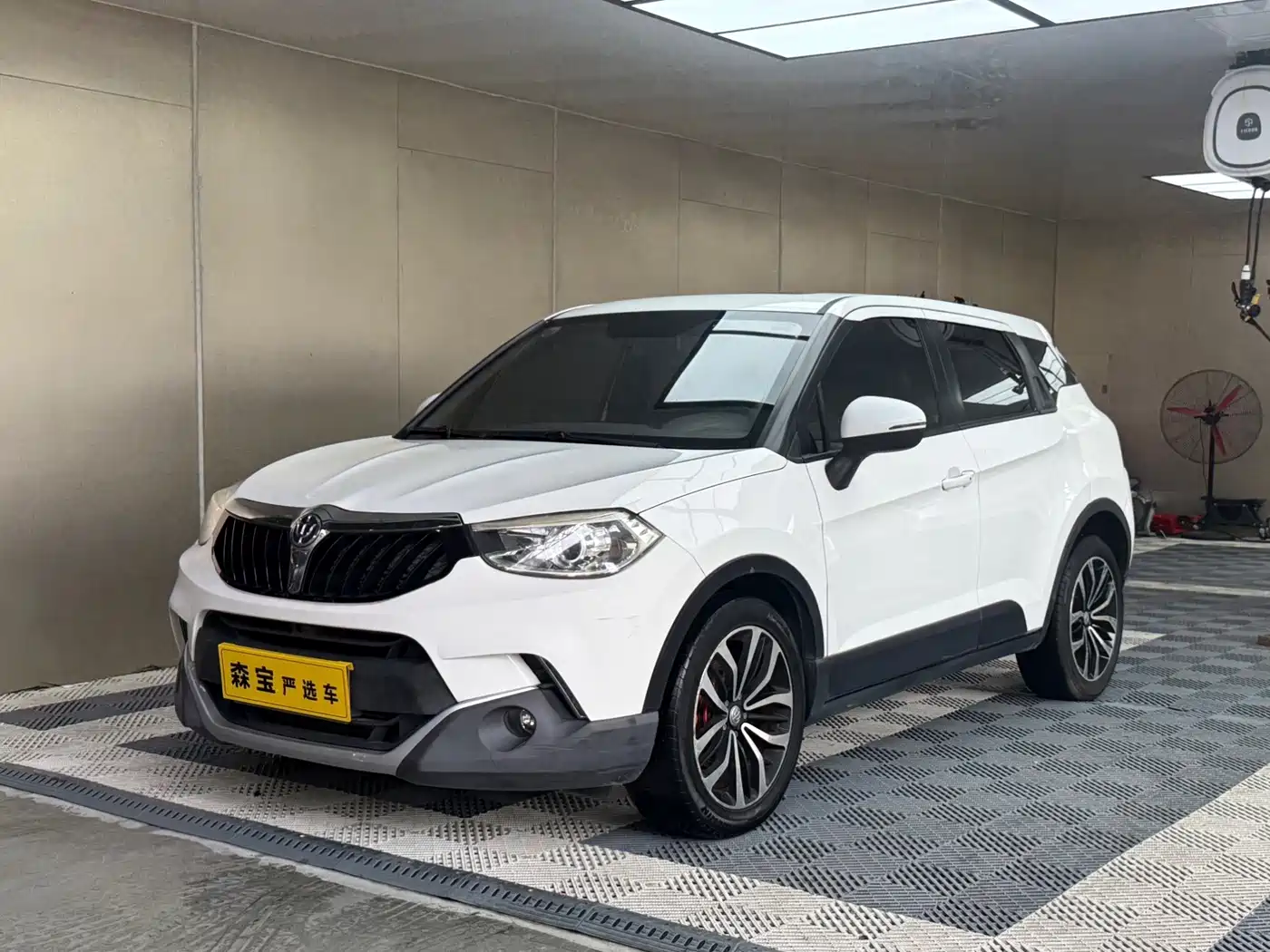 Фото 1 - Zhonghua V3