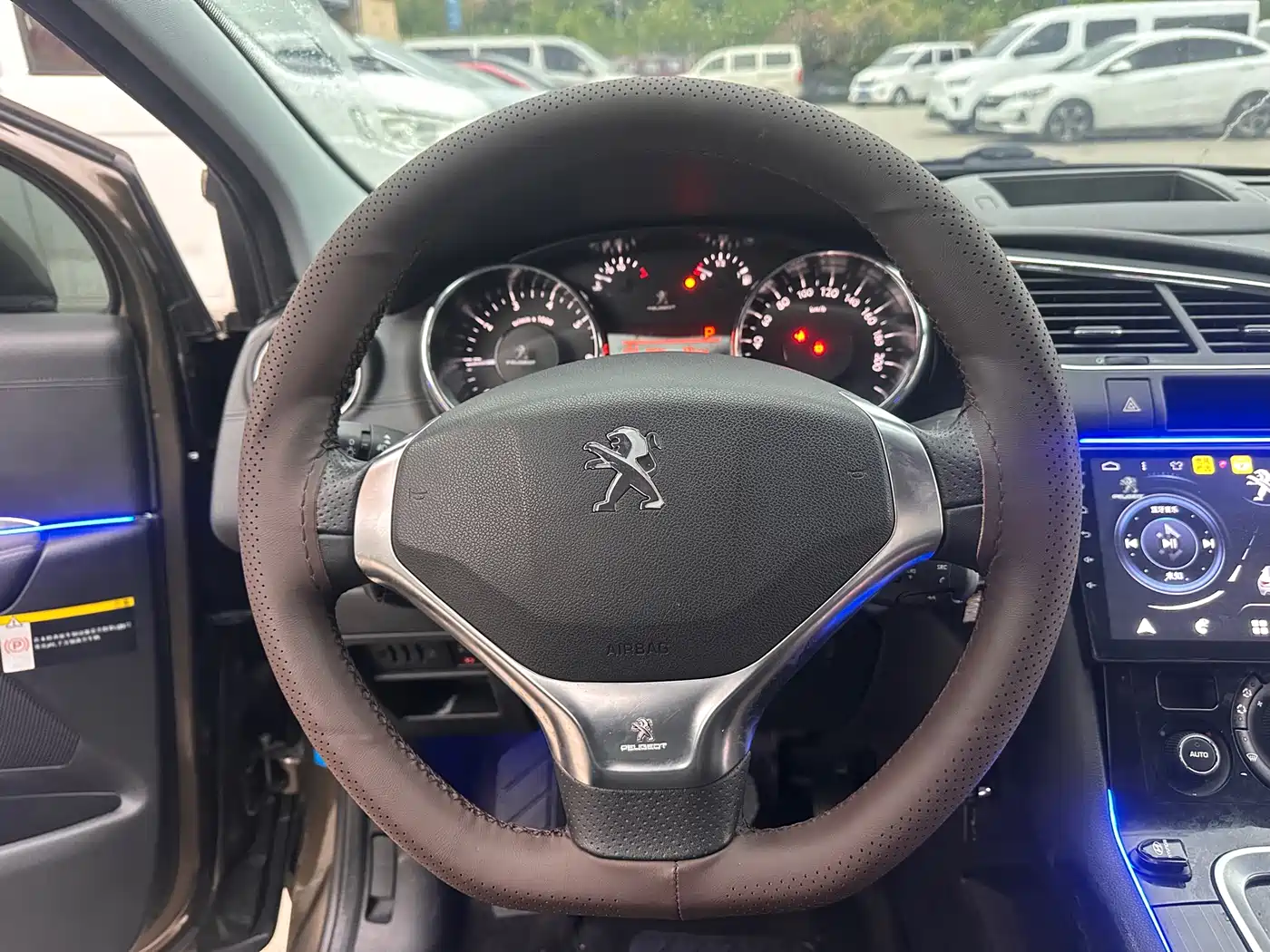 Peugeot 3008 2013 2.0L Automatic Trend Edition фото 7