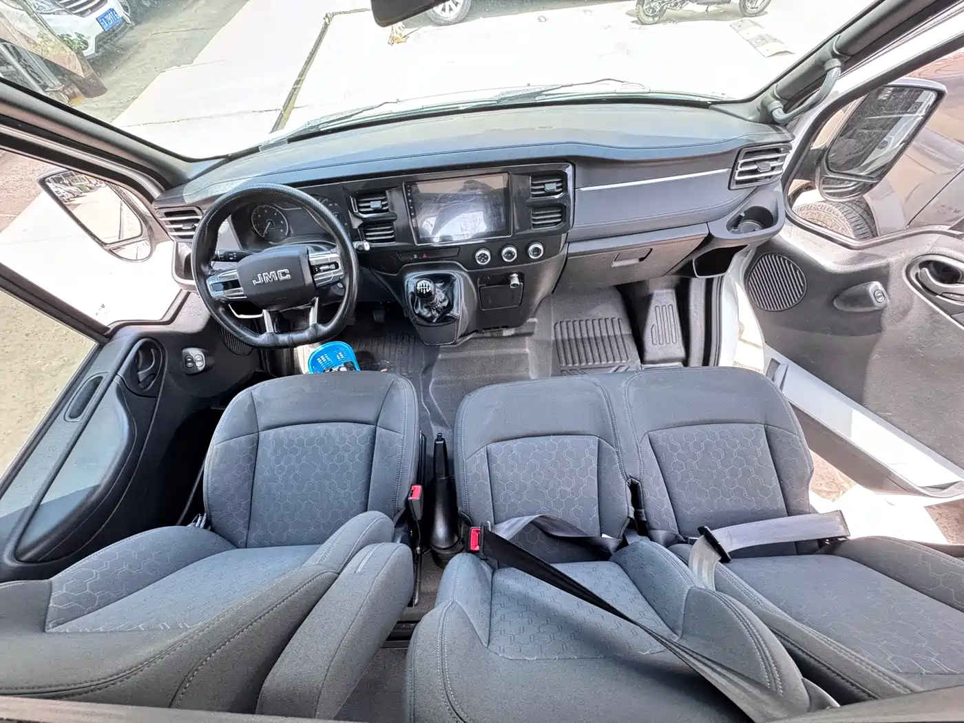 Jiangling JMC Fushun 2023 2023 2.0T Manual Short Wheelbase Medium Roof Commercial Multi-Purpose Vehicle 6-Seater
