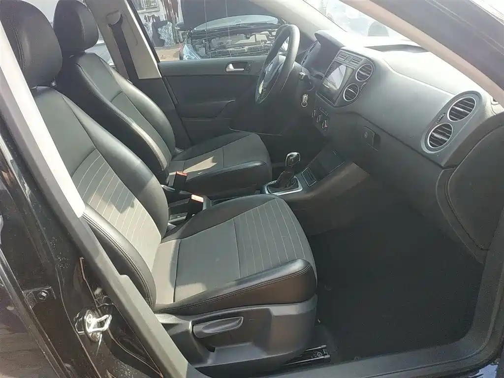 Volkswagen Tiguan 2015 1.8TSI Automatic 2WD Trendline фото 25
