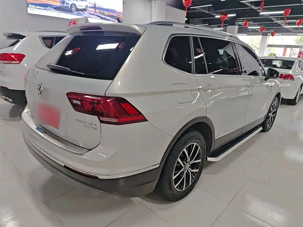 Volkswagen Tiguan L 2017 330TSI Automatic 2WD Luxury Edition фото 7
