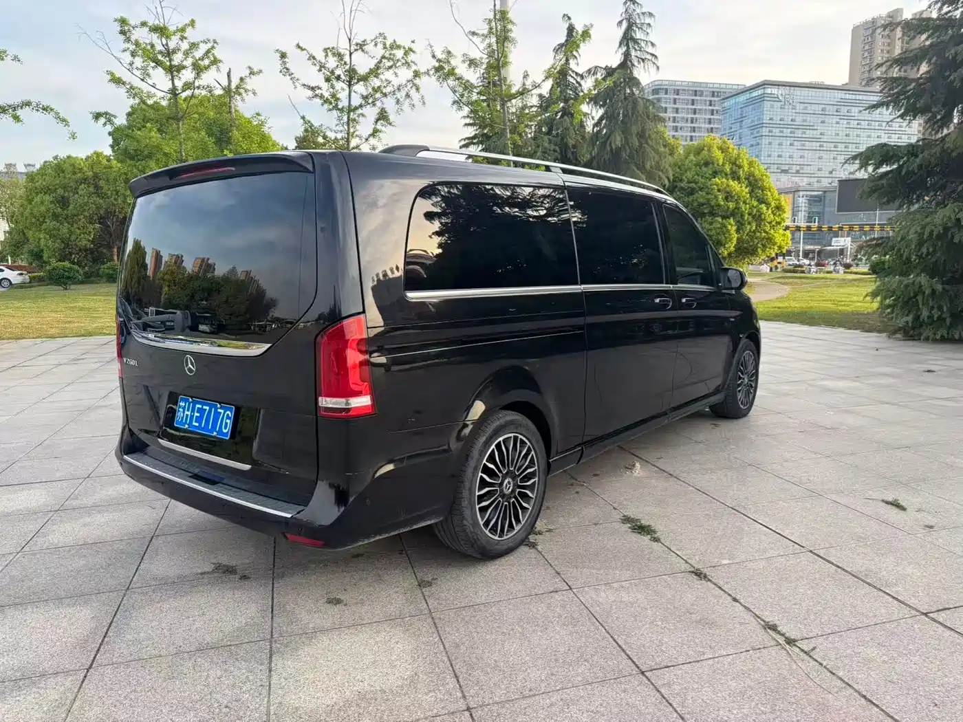 Mercedes-Benz V-Class 2018 V 260 L Premium Long Wheelbase Edition China VI фото 9