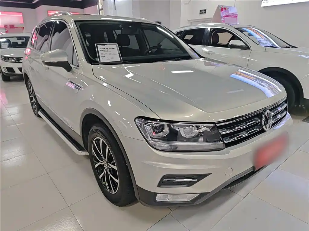 Volkswagen Tiguan L 2017 330TSI Automatic 2WD Luxury Edition фото 4