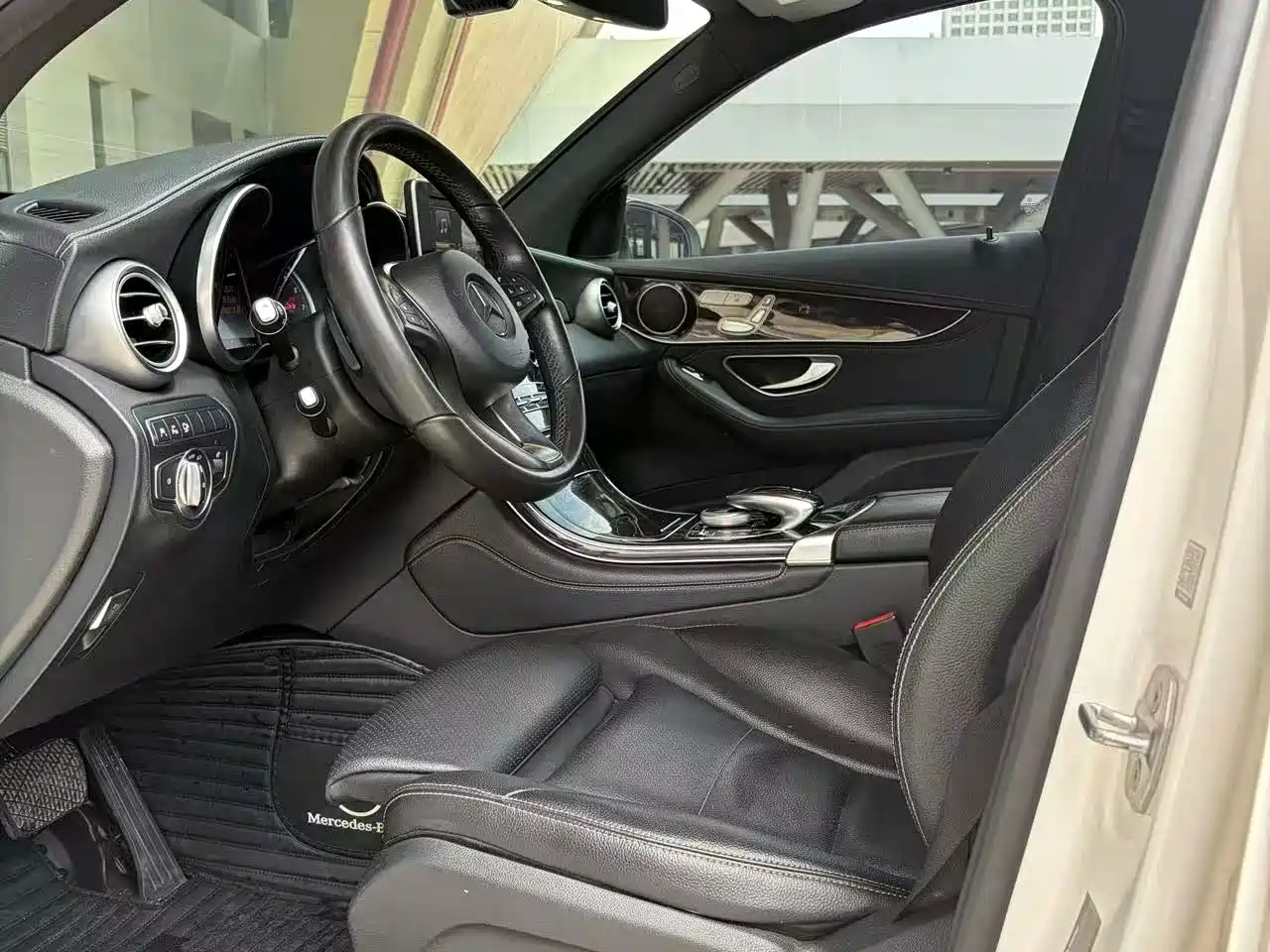 Mercedes-Benz GLC 2017 GLC 260 4MATIC Luxury фото 7