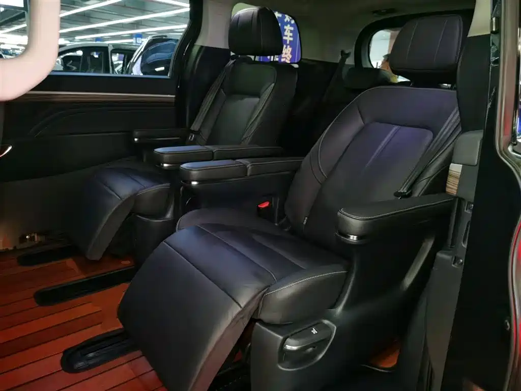 GAC Trumpchi Trumpchi M8 2021 Leading Show Series 390T Ultimate Edition фото 17