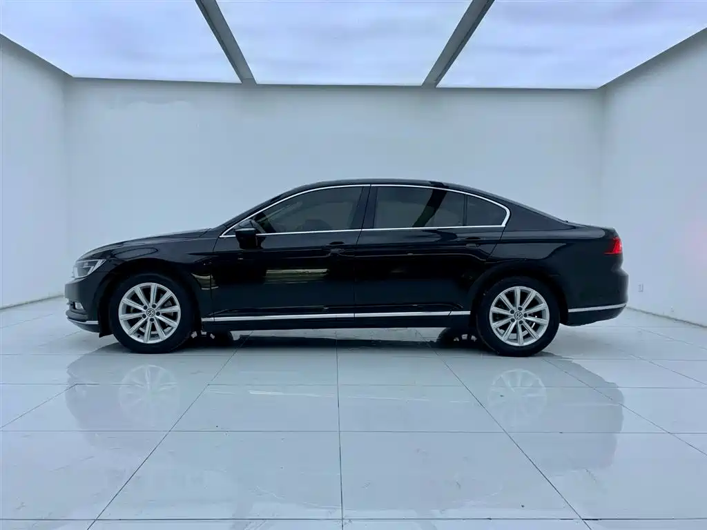 Volkswagen Magotan 2017 330TSI DSG Leading фото 3