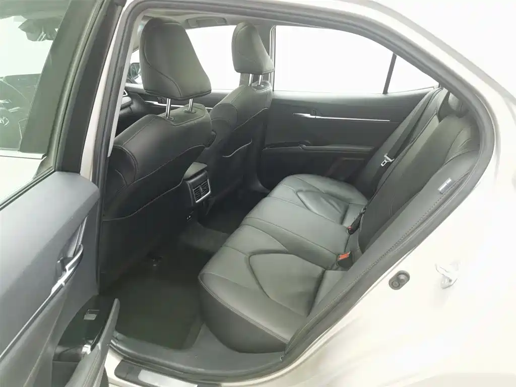 Toyota Camry 2021 2.5G Luxury Edition фото 15