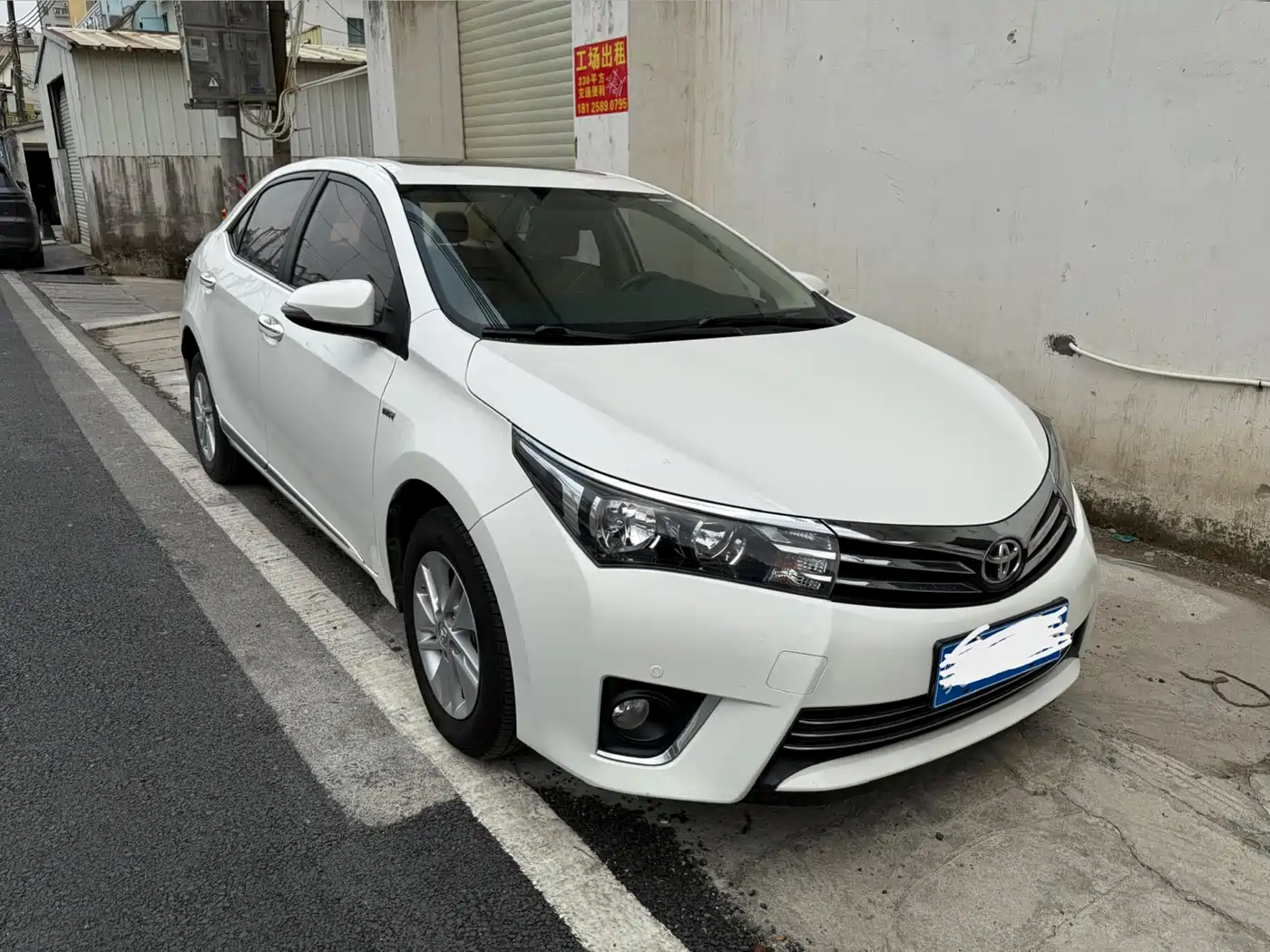 Toyota Corolla 2014 1.6L CVT GL-i фото 4
