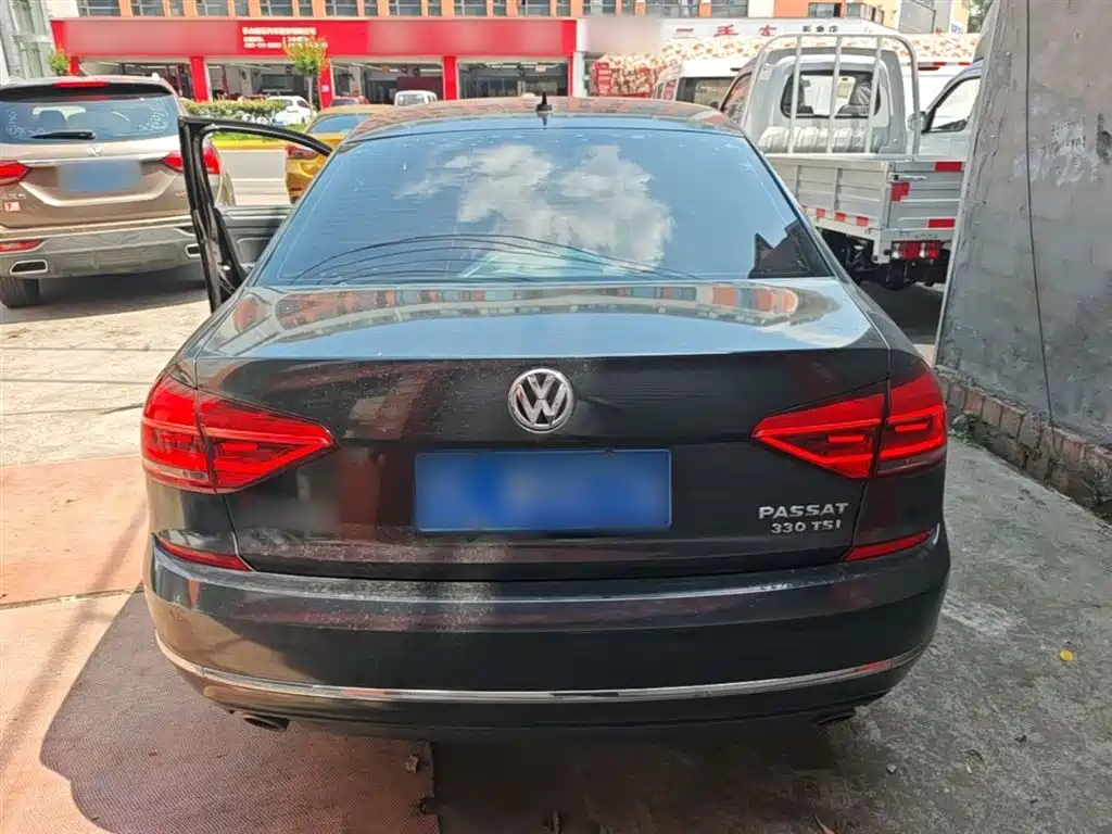 Volkswagen Passat 2017 330TSI DSG Prestige фото 6