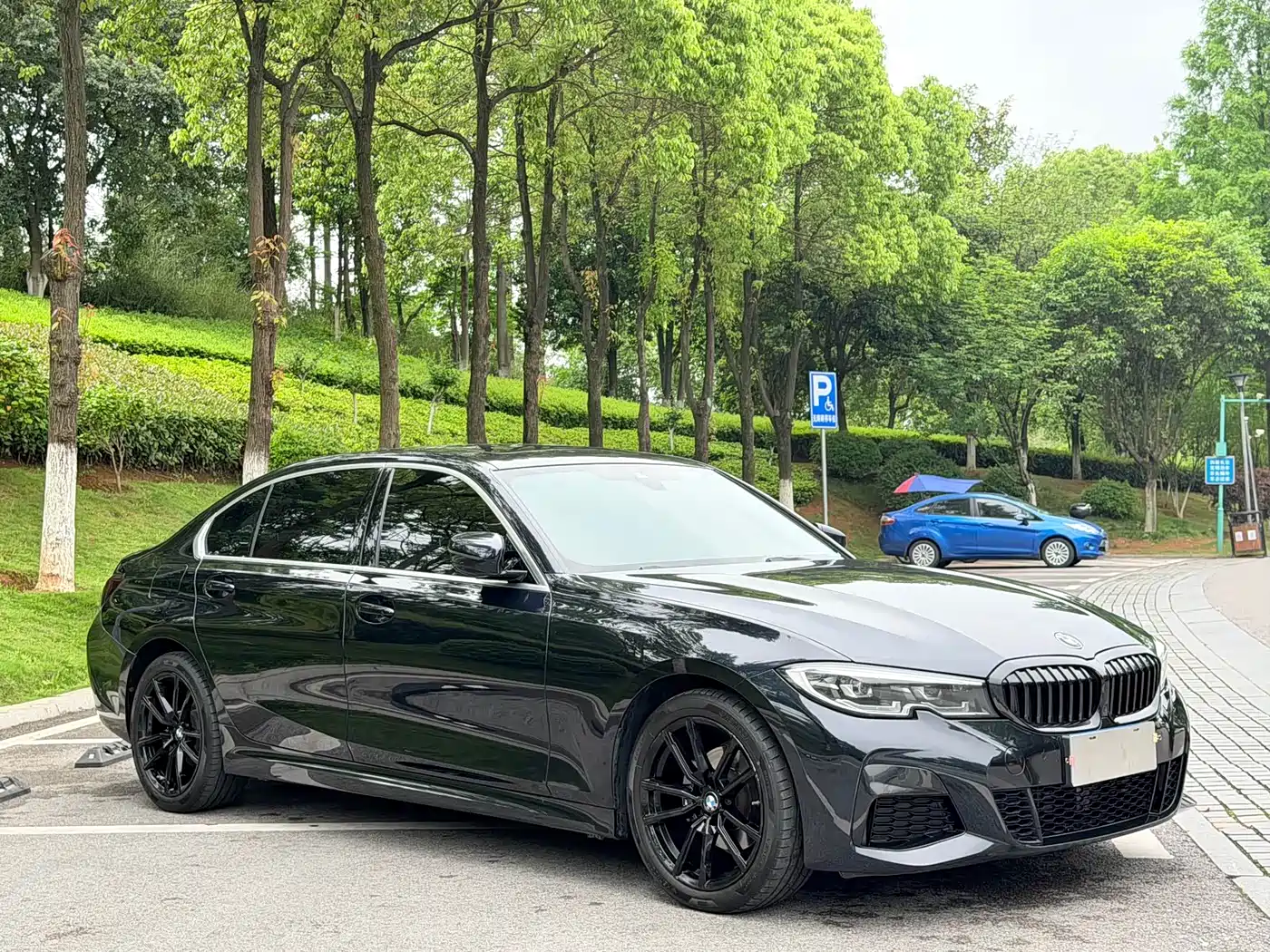 BMW 3-SERIES