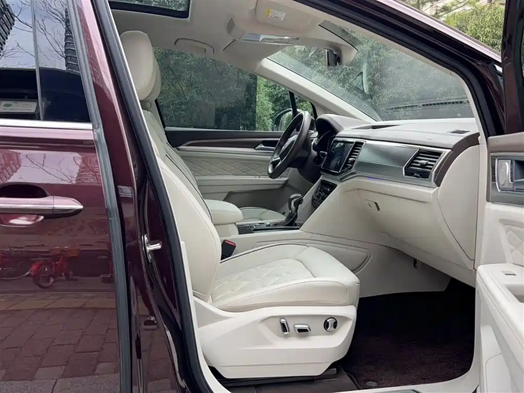Volkswagen Viloran 2020 380TSI Premium фото 18