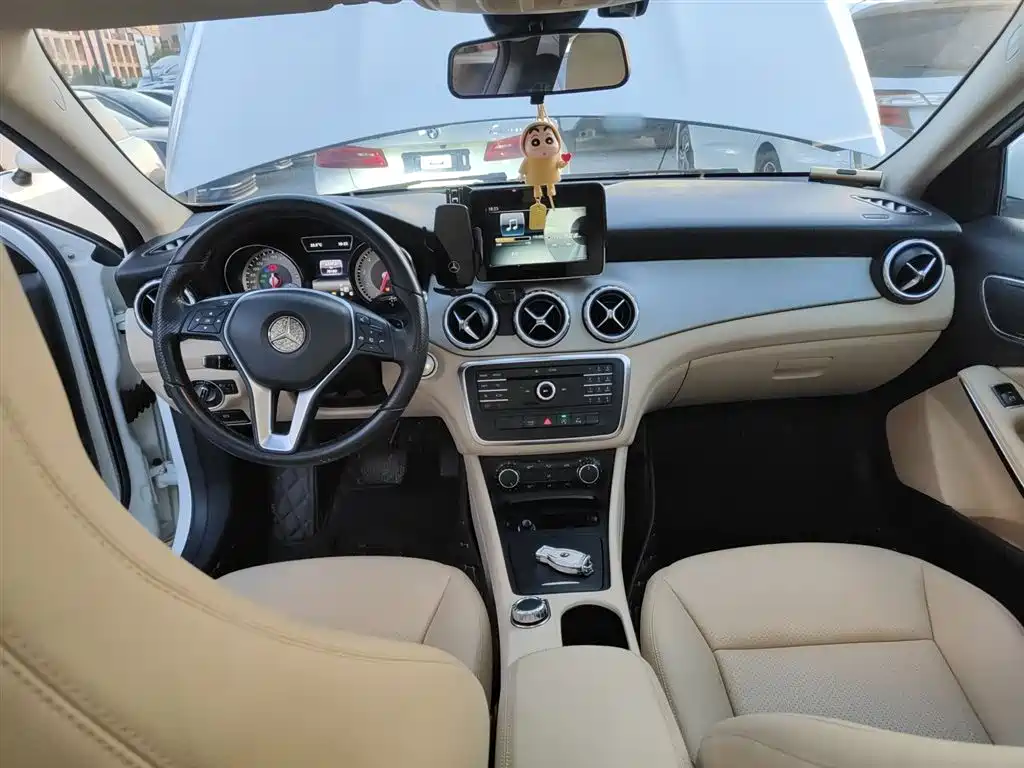 Mercedes-Benz GLA 2016 GLA 200 Dynamic фото 6
