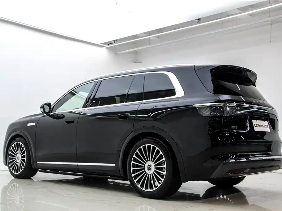 AITO Wenjie AITO M8 2025 Model Extended Range Ultra Edition 53.4kWh 5-Seater фото 7