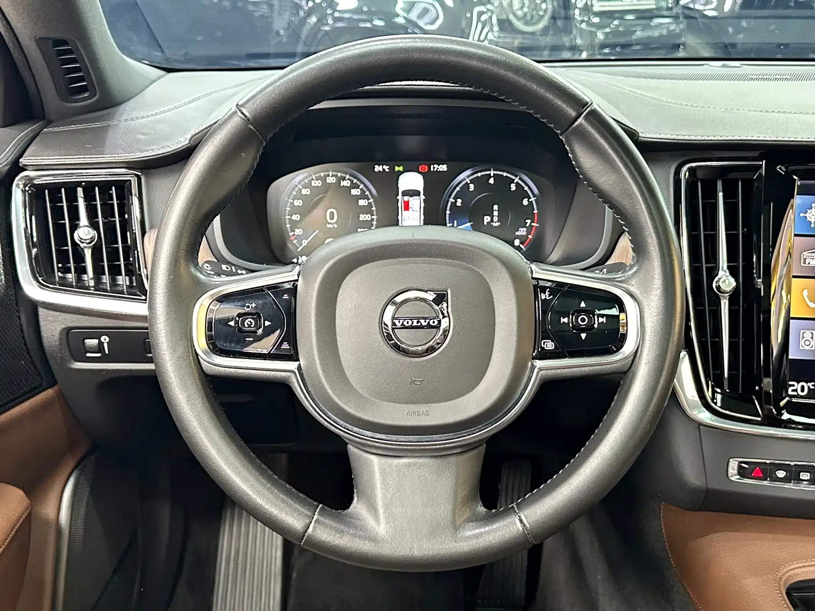 Фото 16 - Volvo S90