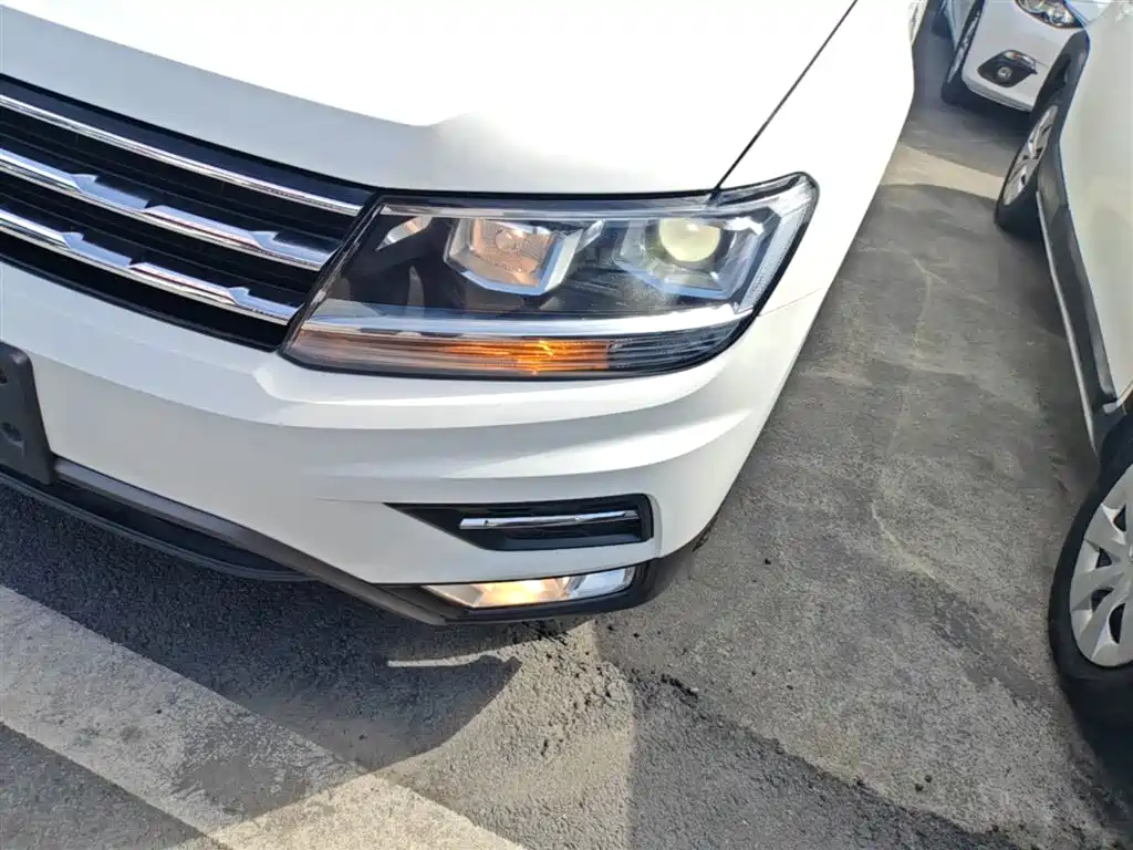 Volkswagen Tiguan L 2017 330TSI Automatic 2WD Luxury Edition фото 24