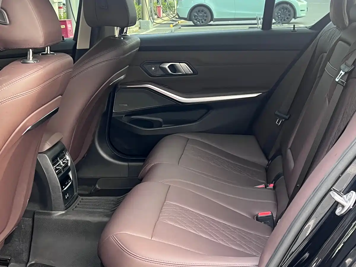 BMW i3 2023 eDrive 40 L Shadow Night Sport Package фото 12