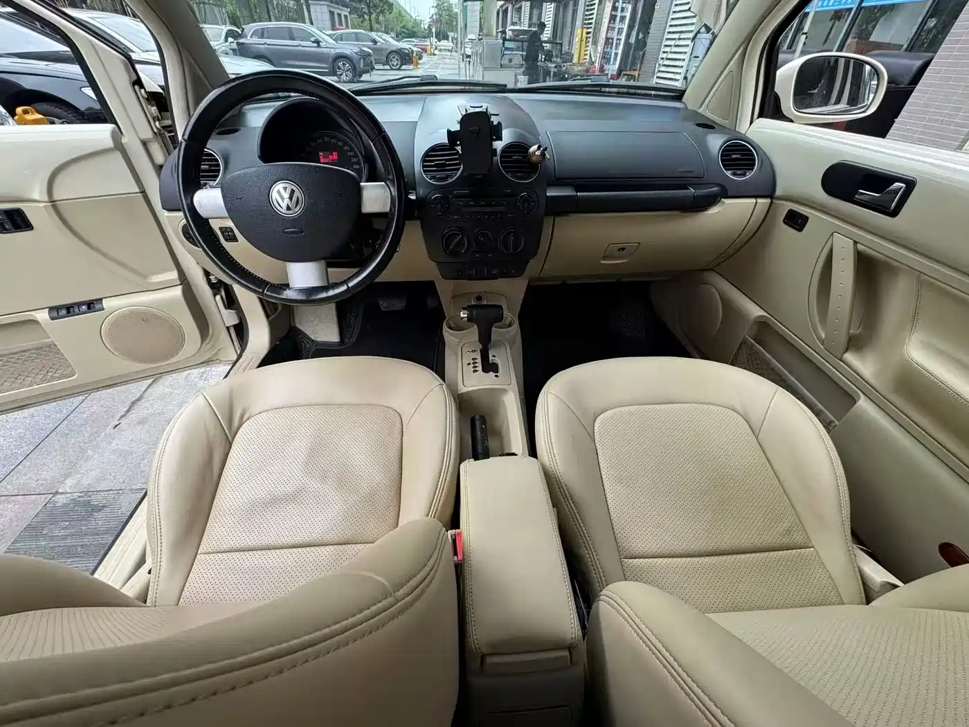 Volkswagen Beetle 2008 2.0 AT Standard фото 5