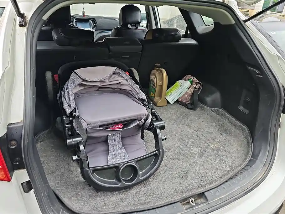 Hyundai Santa Fe 2013 Model 2.4L Automatic 2WD Smart фото 4