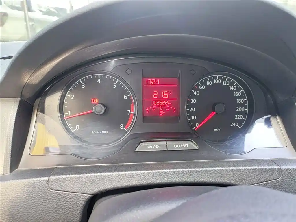 Volkswagen Santana 2015 1.4L Manual Trend Edition фото 12
