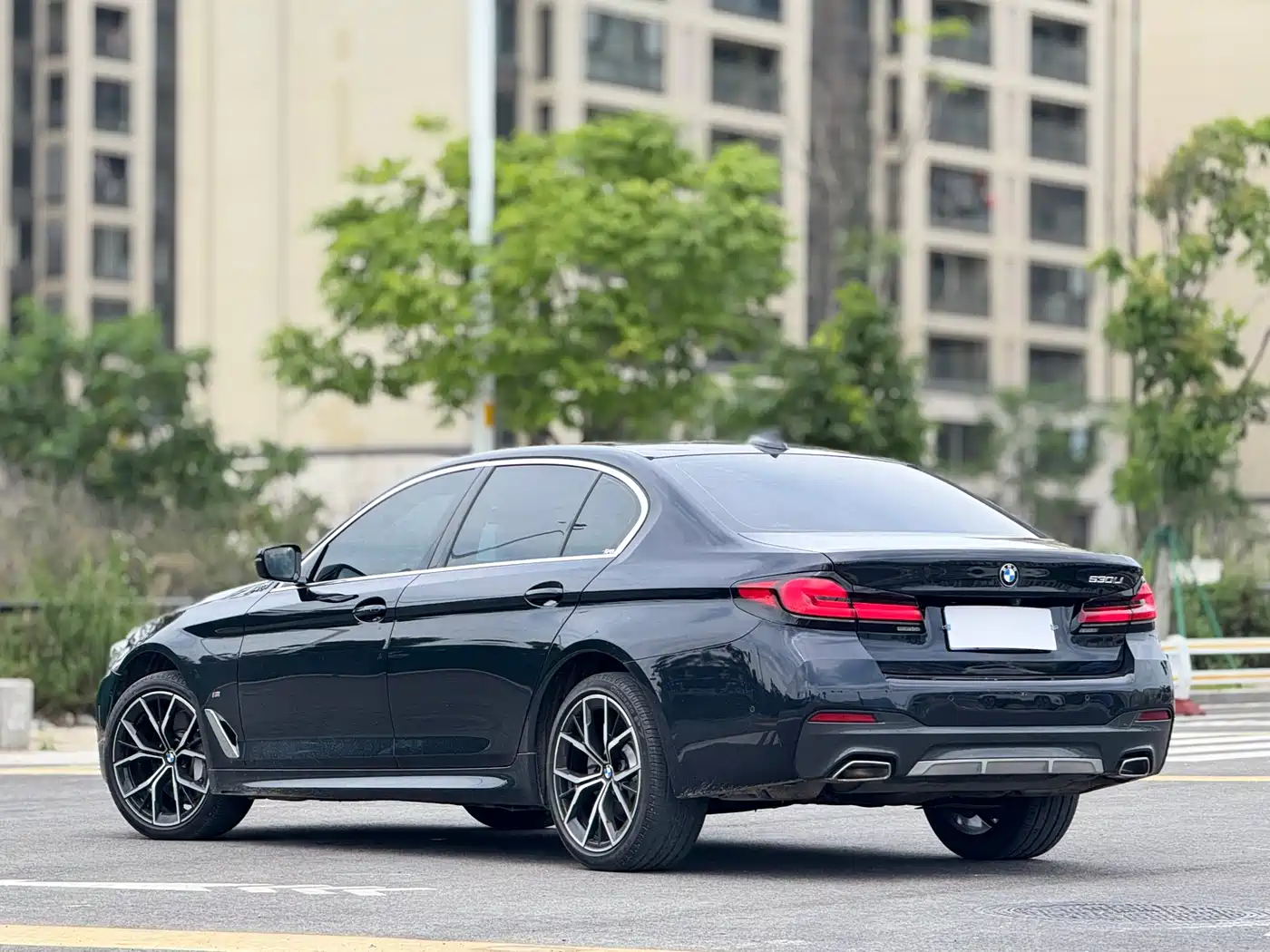 BMW 5-SERIES