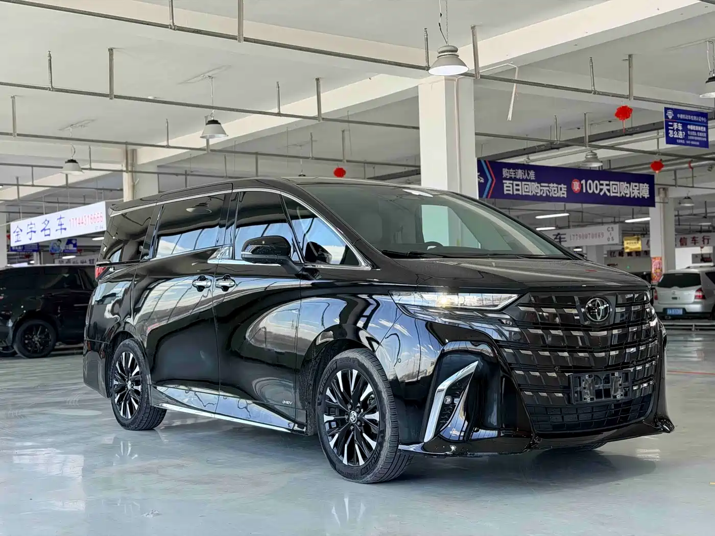 Toyota Alphard 2024 Hybrid 2.5L Ultimate Enjoyment Edition фото 3