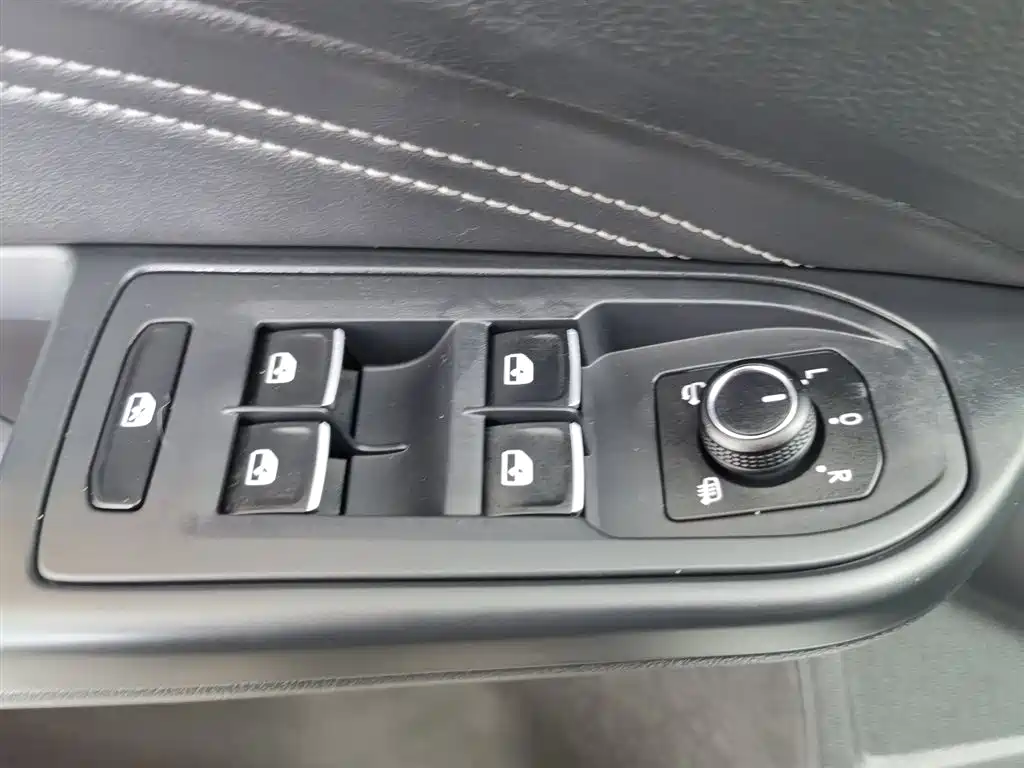 Volkswagen Golf 2021 280TSI DSG R-Line фото 9