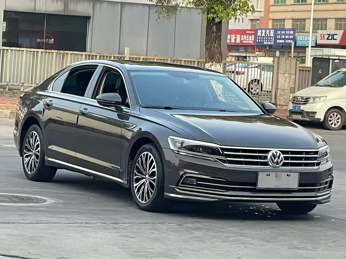 Volkswagen Phideon 2019 380TSI 2WD Business Edition China V фото 3