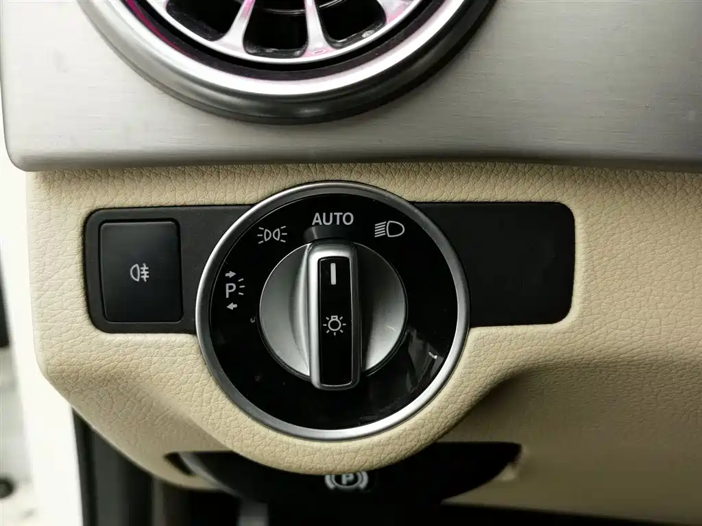 Mercedes-Benz GLK-Class 2015 GLK 300 4MATIC Fashion Ultimate Edition фото 21