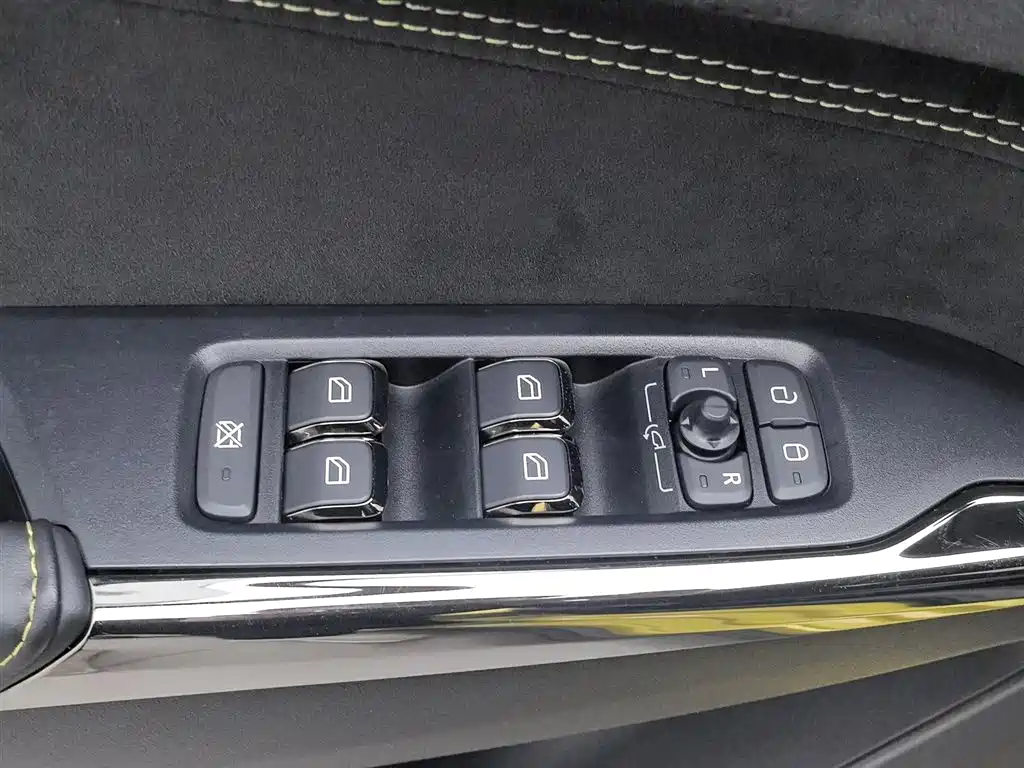 Lynk & Co 03 2021 03+ 2.0TD Auto Wind Rider Edition фото 9