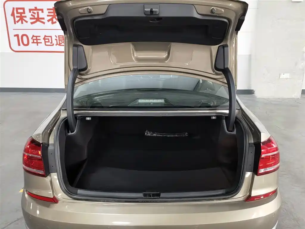 Volkswagen Passat 2017 330TSI DSG Prestige фото 16