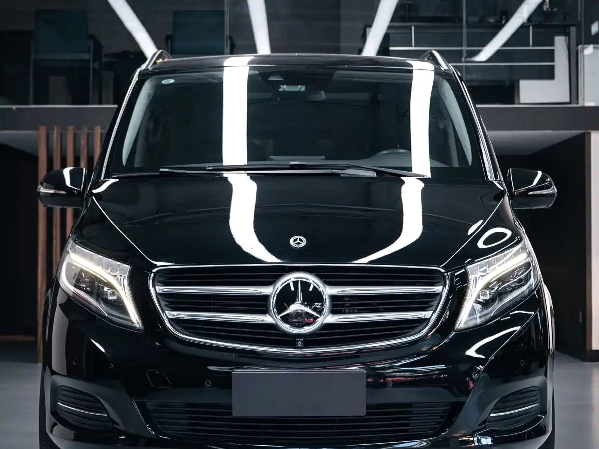 Mercedes-Benz V-Class 2017 Model V 260 L Premium Extended Edition фото 2