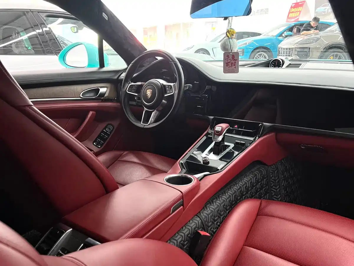 Porsche Panamera 2010 Panamera 4 3.6L фото 9
