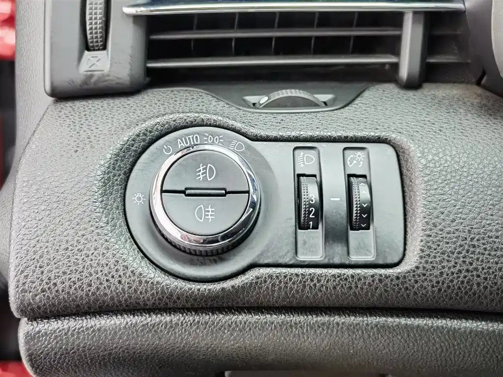 Chevrolet Malibu 2013 1.6T Automatic Comfort фото 21