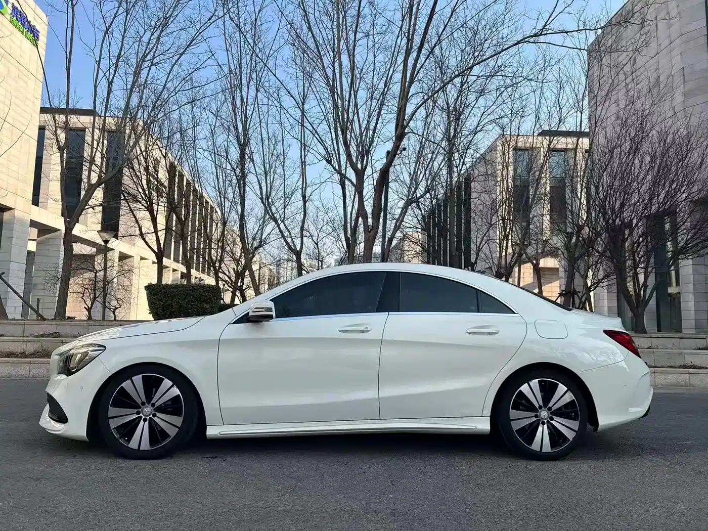 Mercedes-Benz CLA (Import) 2018 CLA 200 Fashion Edition фото 2