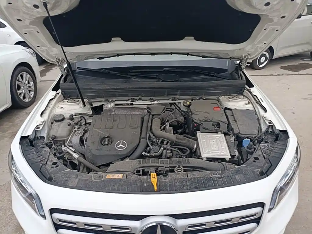 MERCEDES-BENZ GLB
