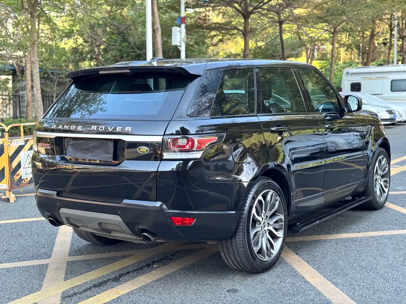 Land Rover Range Rover Sport 2016 Model 3.0 SC V6 HSE фото 17