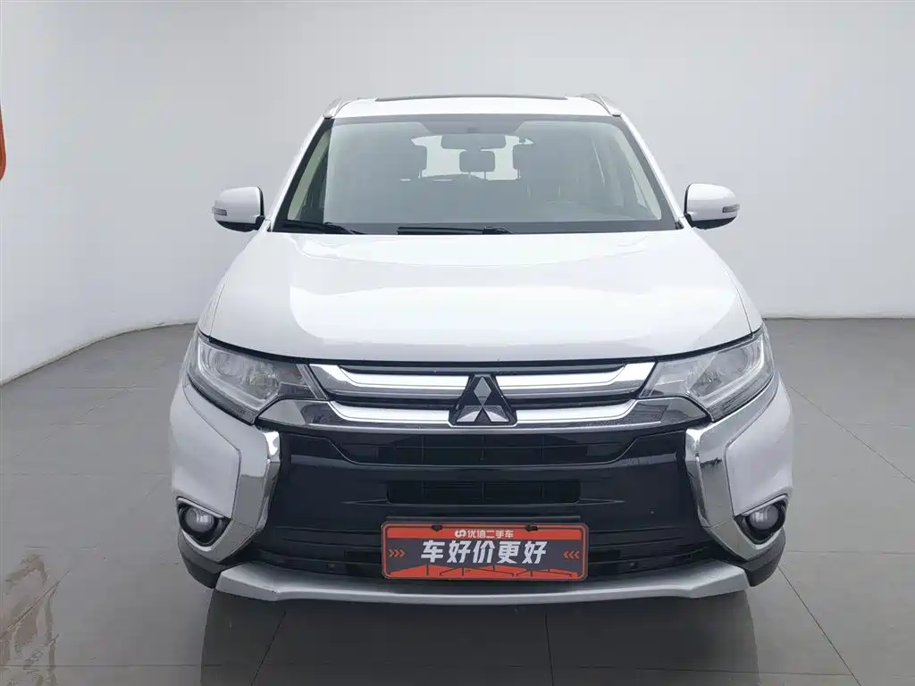 Mitsubishi Outlander 2018 2.0L 2WD Glory Edition 5-seater фото 3