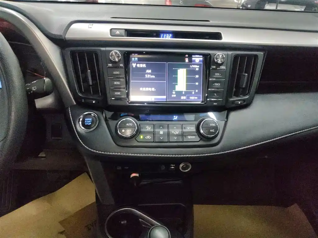 Toyota RAV4 Rongfang 2016 2.0L CVT 2WD Trend (China V) фото 13