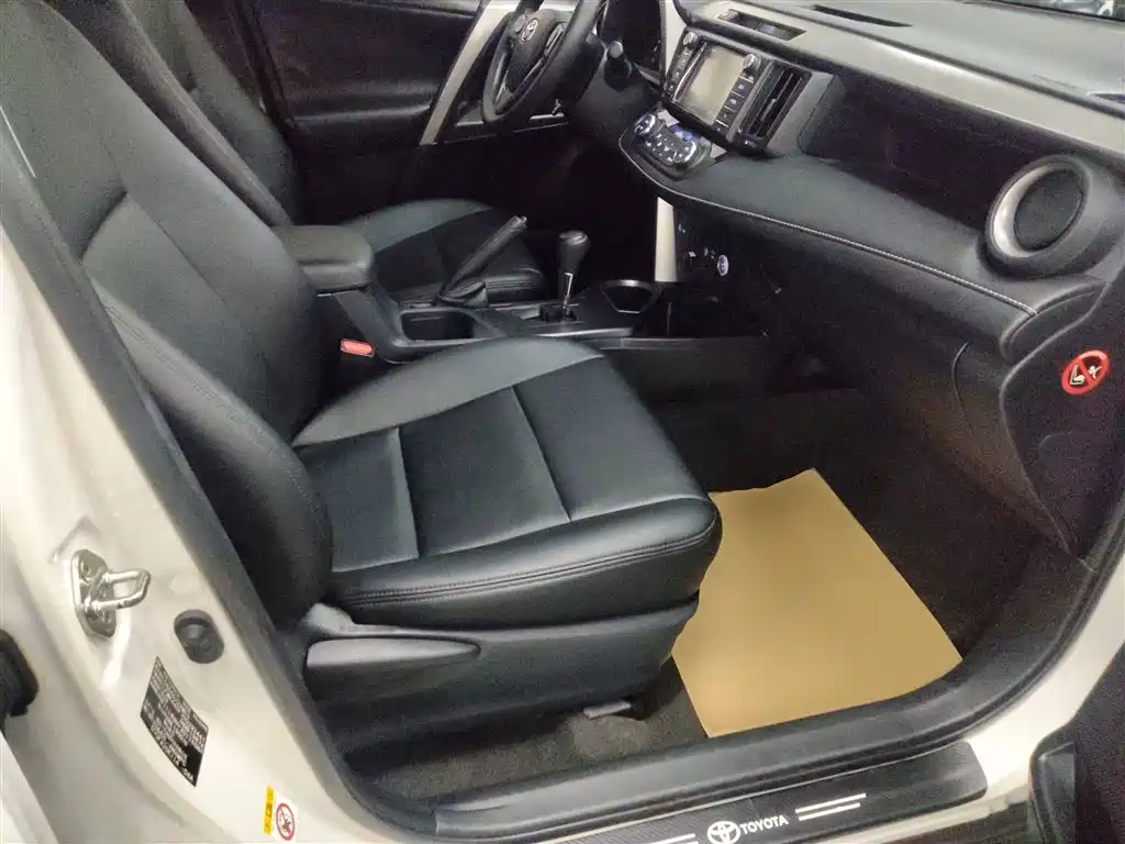 Toyota RAV4 Rongfang 2016 2.0L CVT 2WD Trend (China V) фото 25
