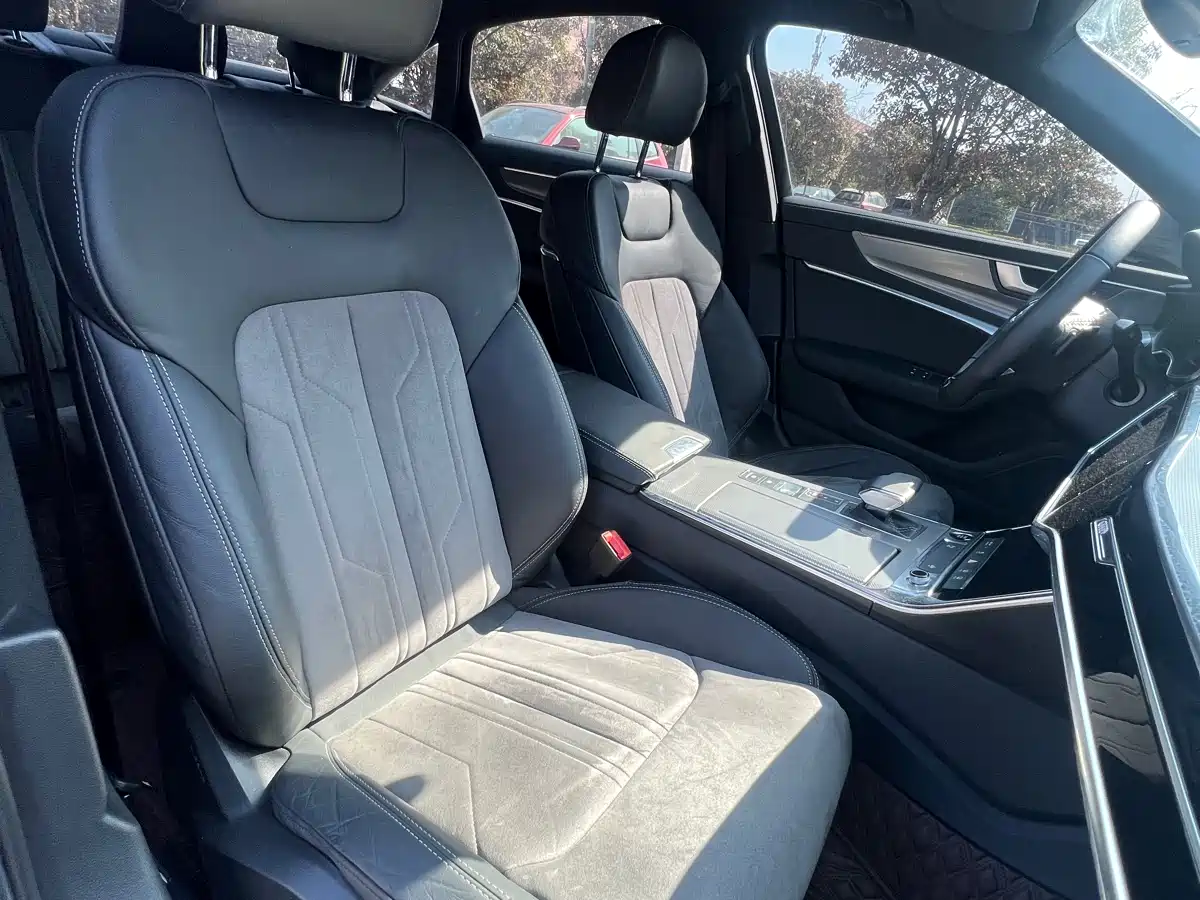 Audi A6L 2021 40 TFSI Luxury Sport фото 15