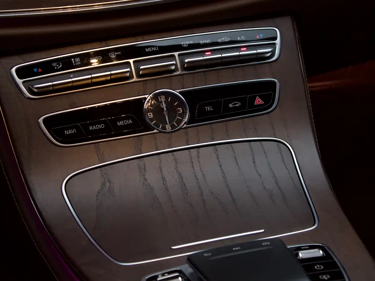 Mercedes-Benz E-Class 2019 E 300 L Luxury фото 6