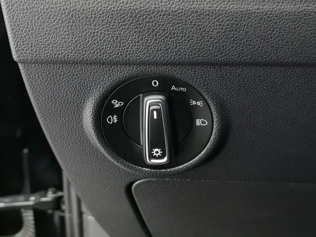 Volkswagen Tiguan L 2024 Outstanding 330TSI Auto 2WD R-Line Dragon Glory Edition фото 21