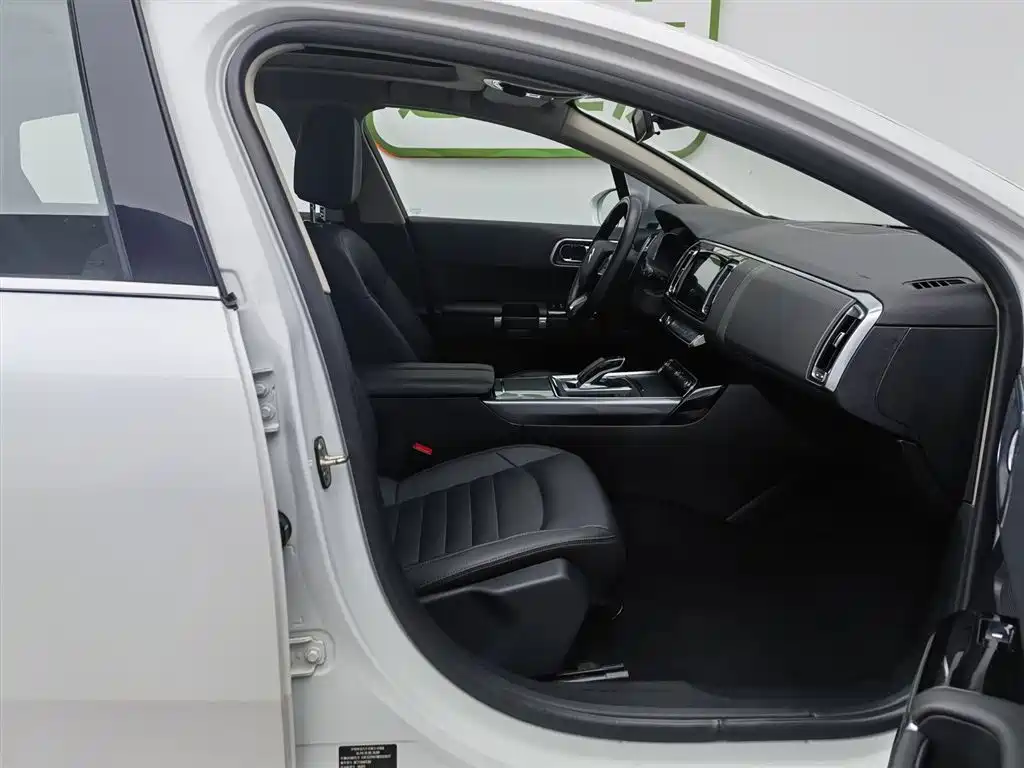 Citroën C6 2021 400THP Comfort Version фото 23