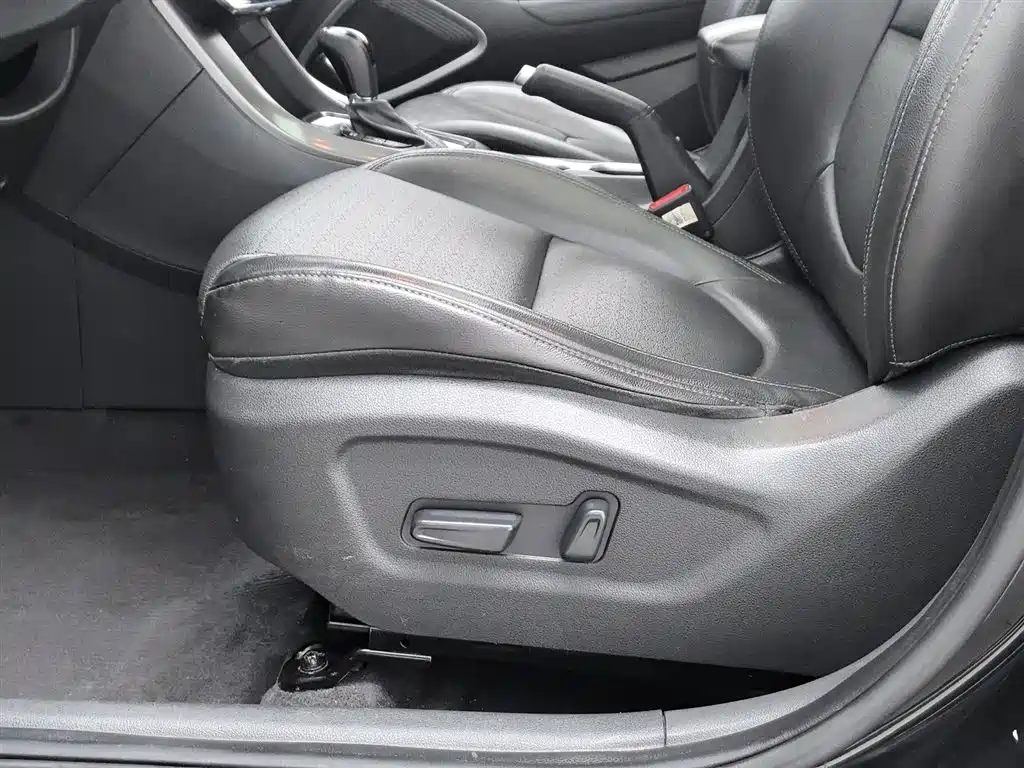 Hyundai Beijing Hyundai ix35 2020 2.0L Automatic 2WD Zhiyong·Changxiang Edition фото 20