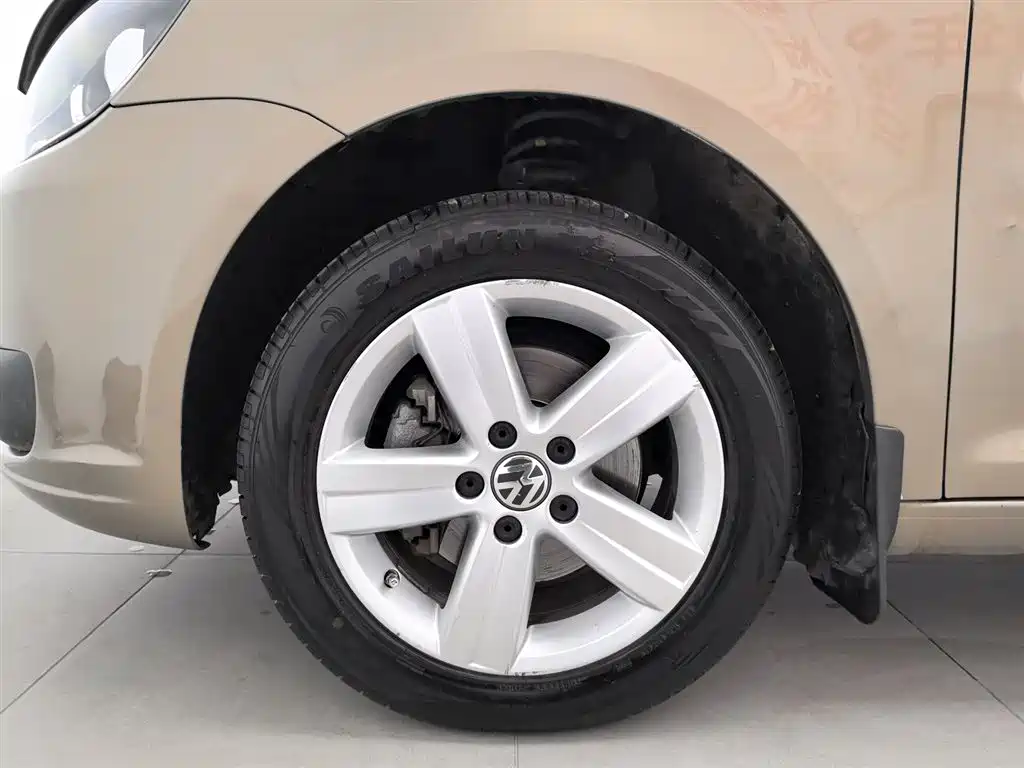 Volkswagen Touran 2015 1.4T Manual Trend Edition 5-seater фото 17
