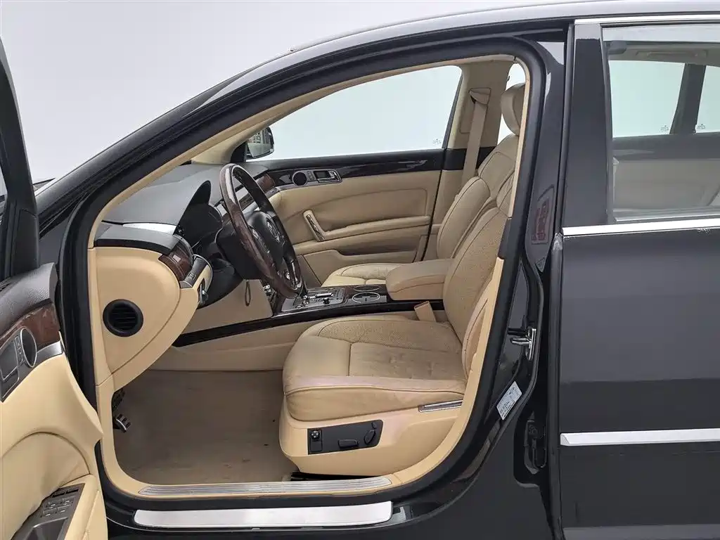 Volkswagen Phaeton 2012 3.0L Executive фото 10